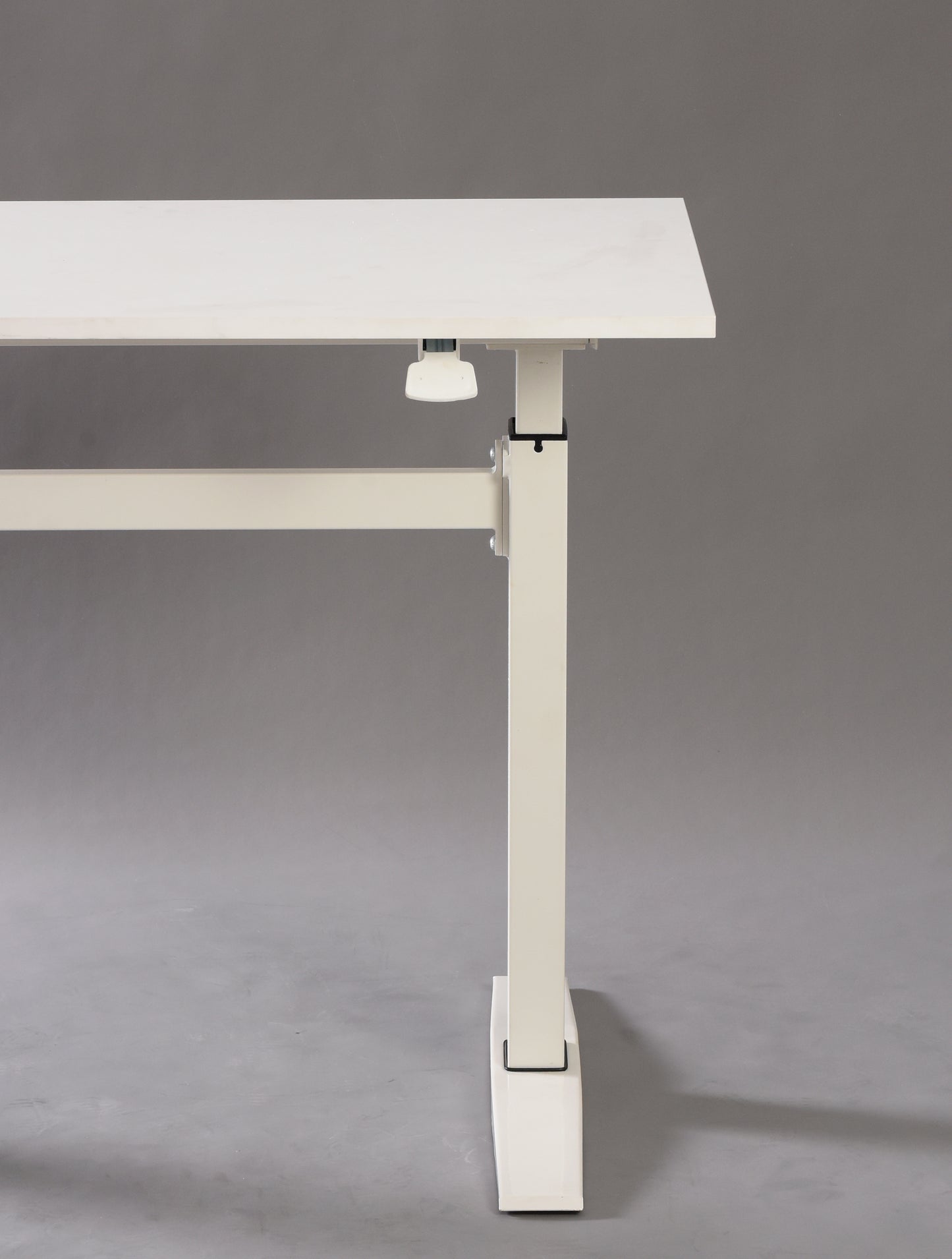 47" Tech Desk Standing and Adjustable Desk In White