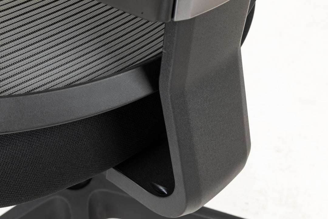 Excustive office chair with headrest and 2D armrest