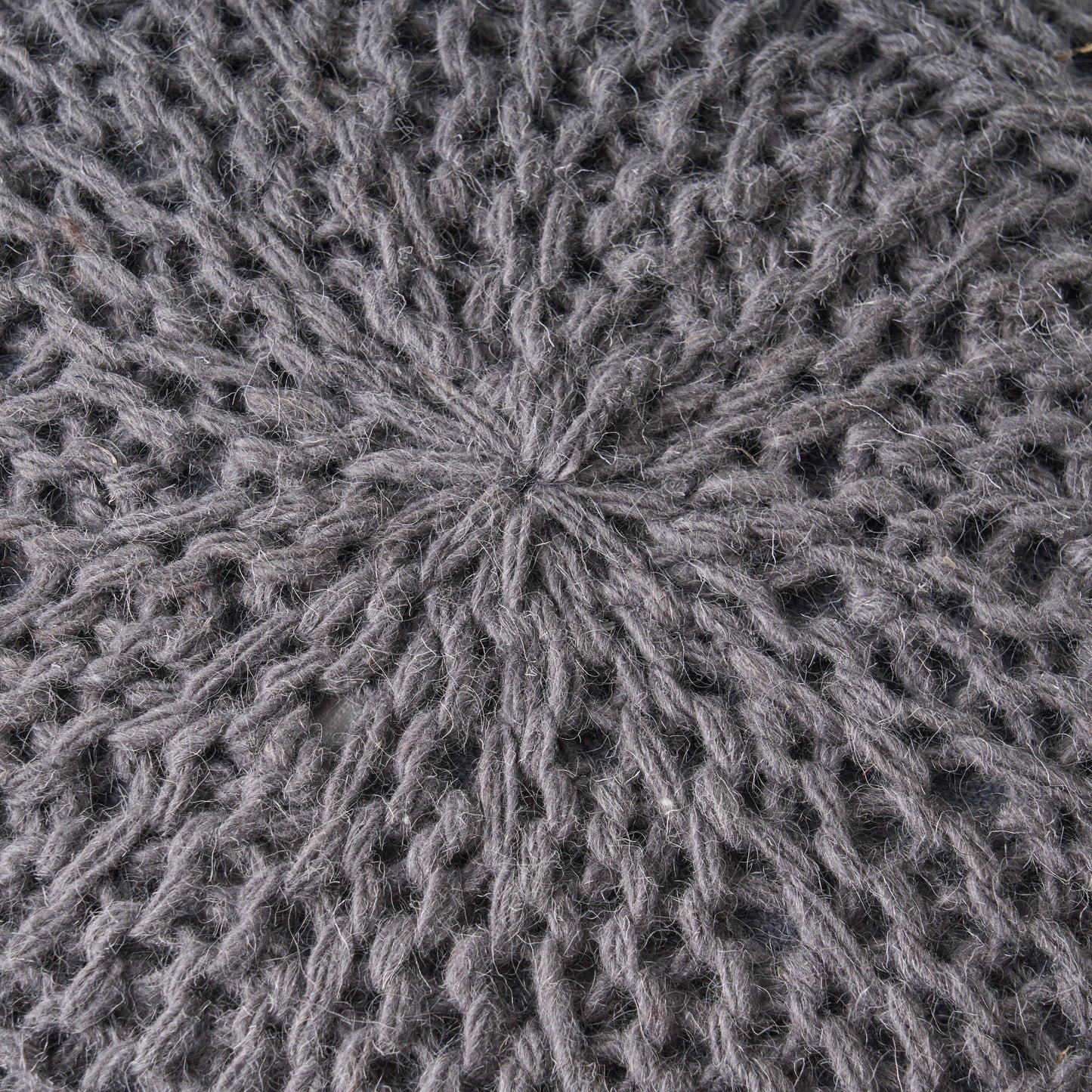 KNITTED WOOL 20 X 20 ROUND POUF